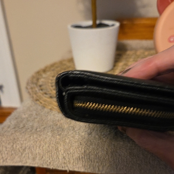 VEUC !!Kate Spade Black Textured Wallet Beautiful π - Picture 8 of 11